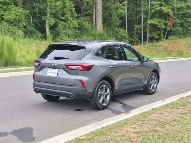 Used 2025 Gray Ford ST-Line image 13