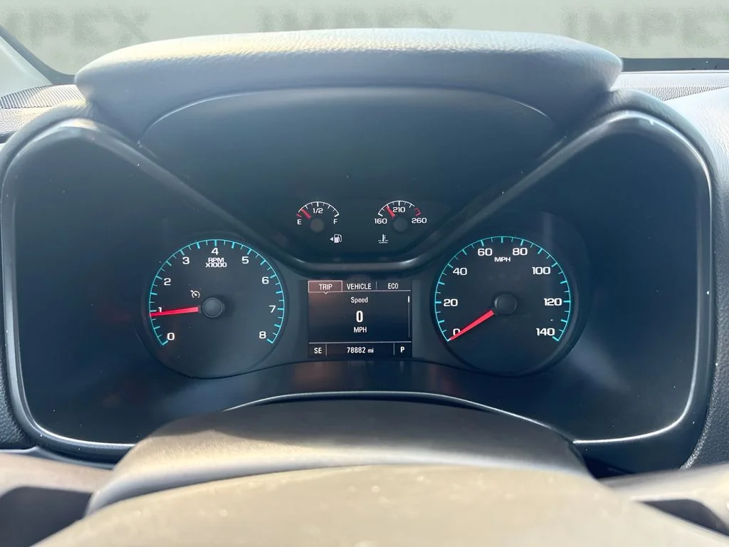 Used 2022 White Chevrolet LT image 10