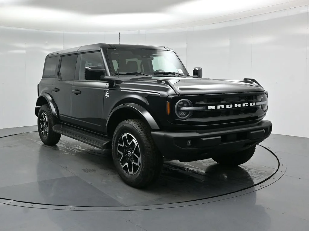 New 2026 Shadow Black Ford Outer Banks image 58