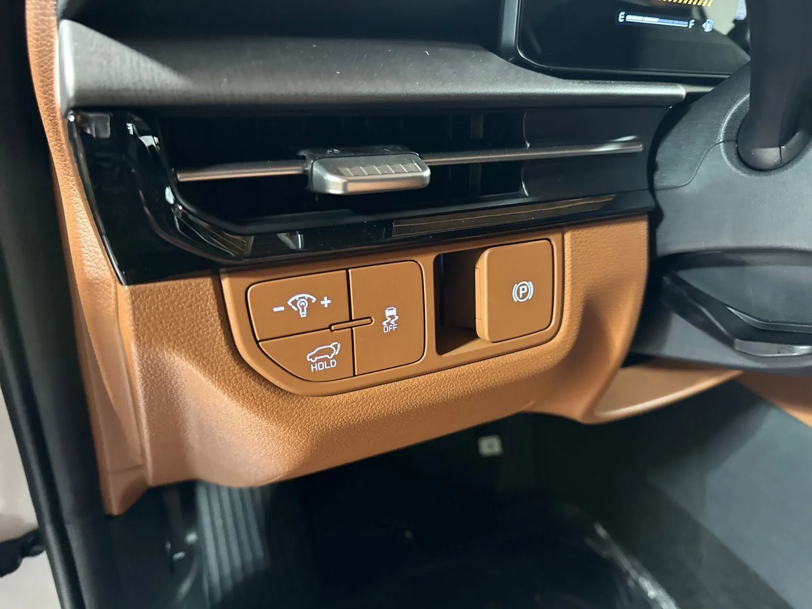 New 2026 Wolf Gray Kia X-Line image 17