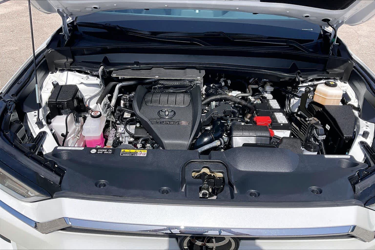 Used 2026 Wind Chill Pearl Toyota XLE image 30
