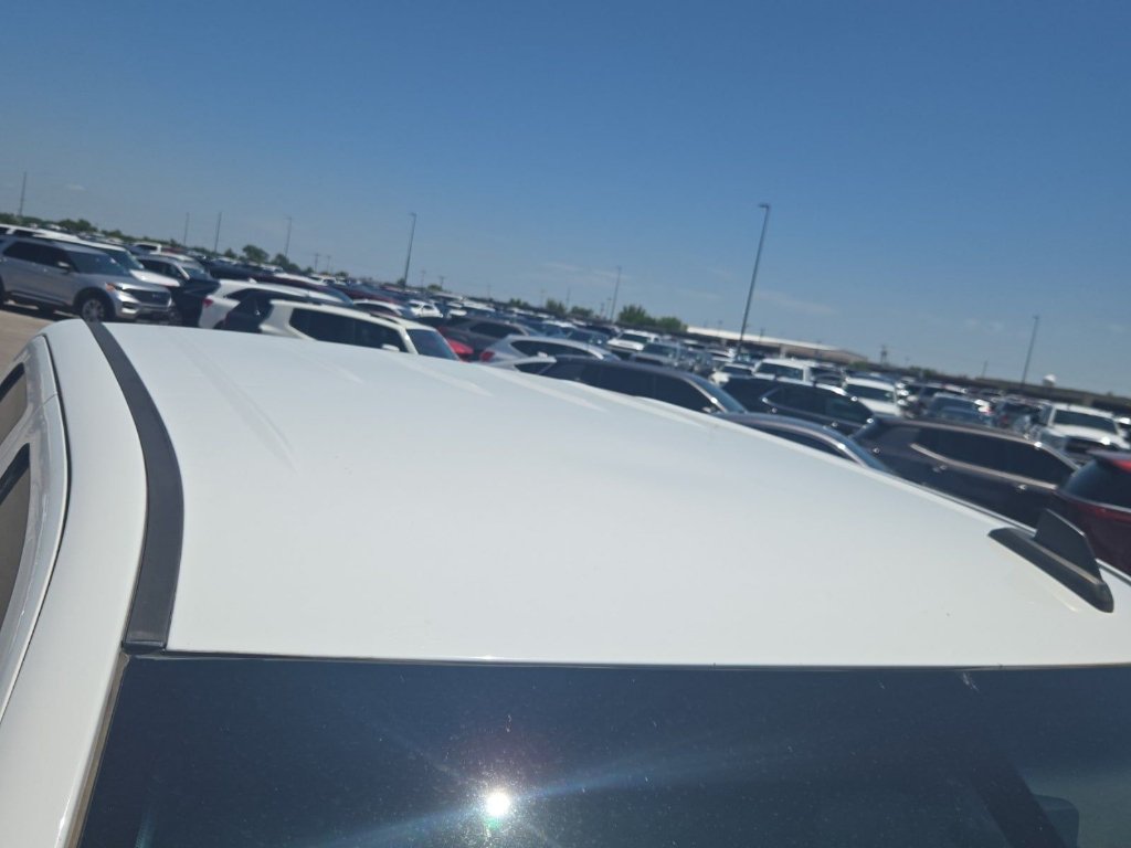 Used 2018 Summit White Chevrolet LT image 8