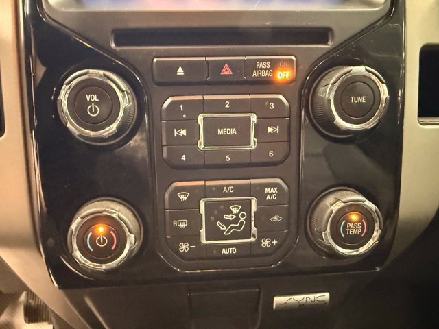Used 2014  Ford XL image 12