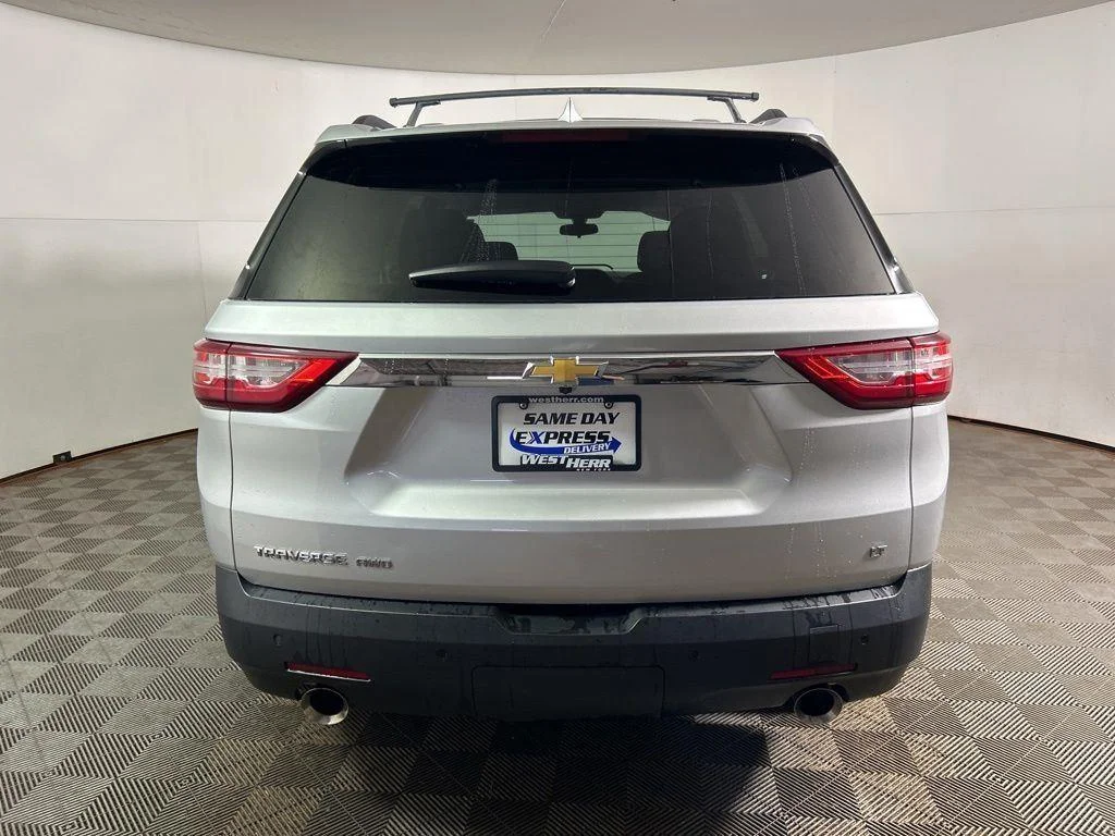 Used 2019 Silver Ice Metallic Chevrolet LT image 7