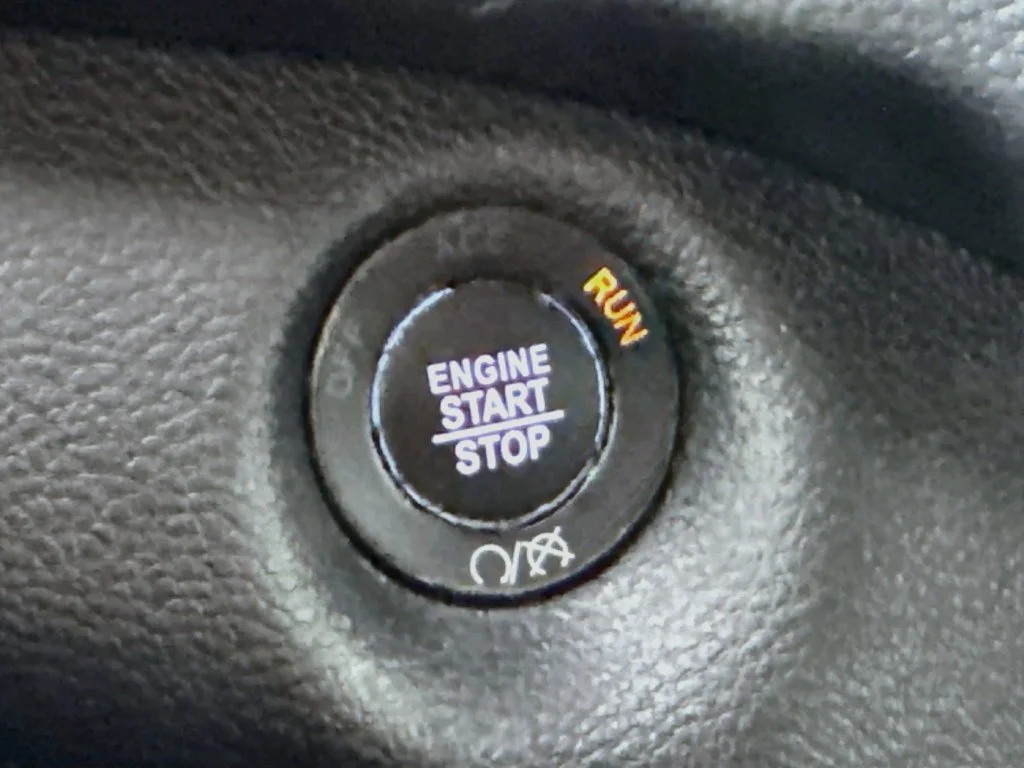 Used 2019 Black Jeep Latitude Plus image 20