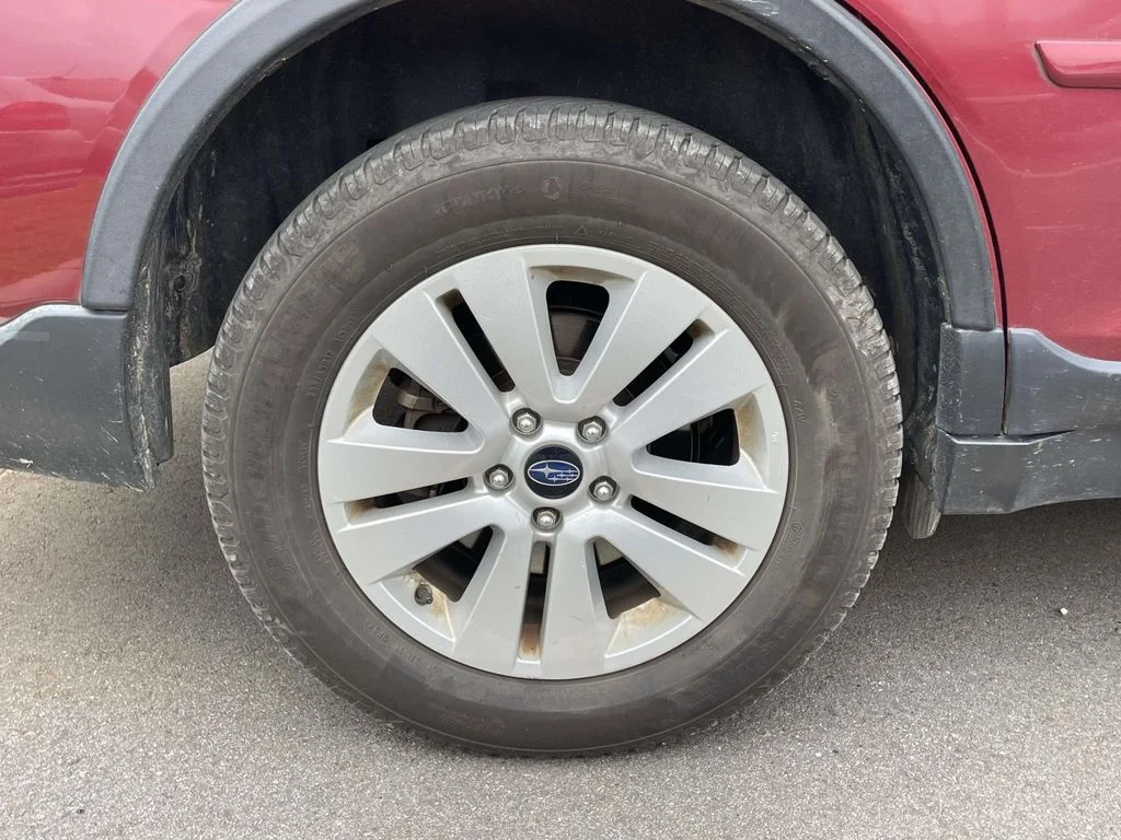 Used 2019 Crimson Red Pearl Subaru 2.5i (CVT) image 5