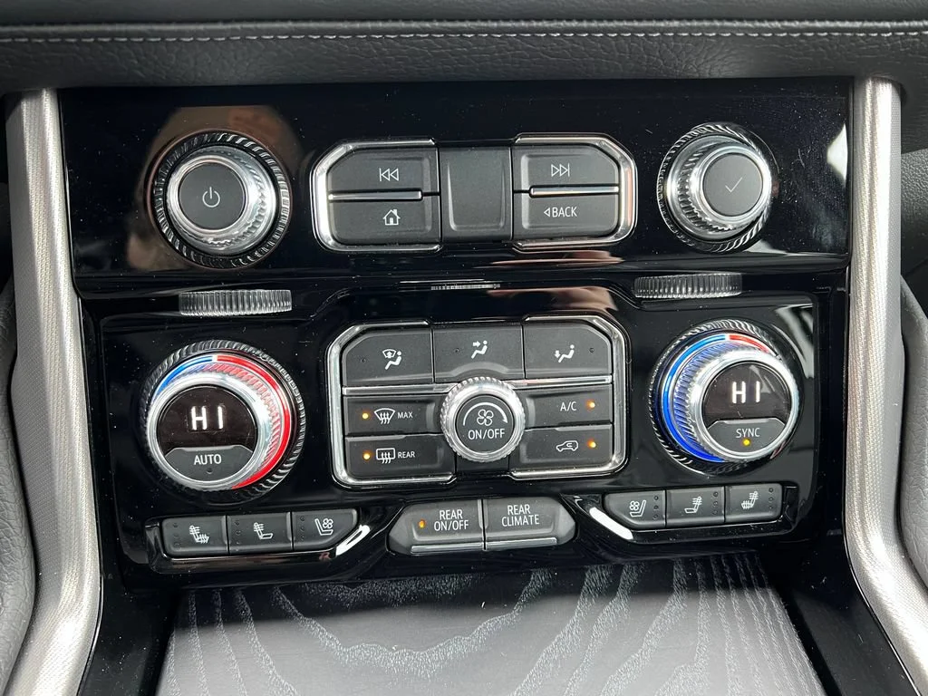 Used 2022 Onyx Black GMC Denali image 11