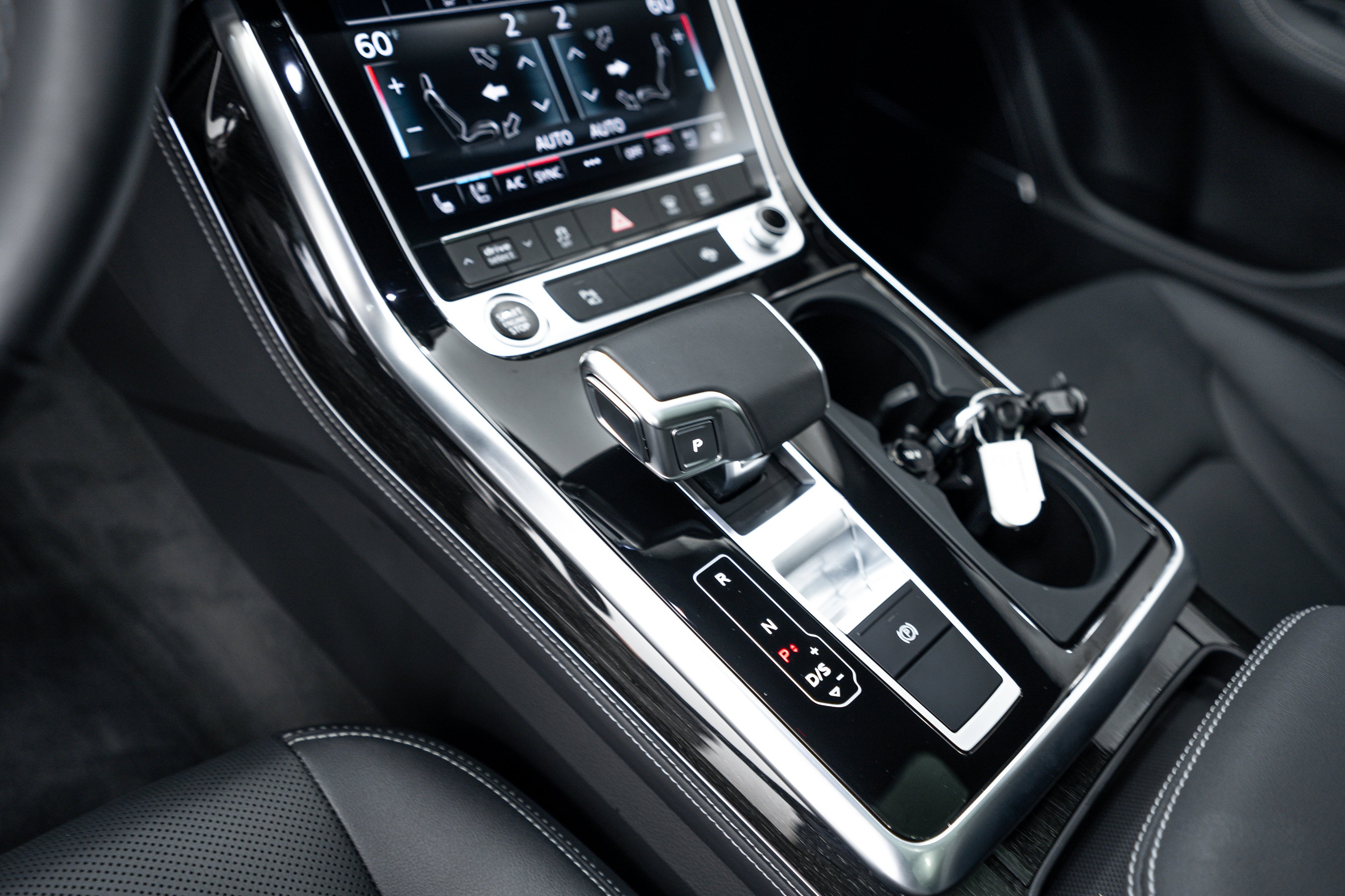 Certified Used 2025 Daytona Gray Pearl Effect Audi Premium Plus image 12