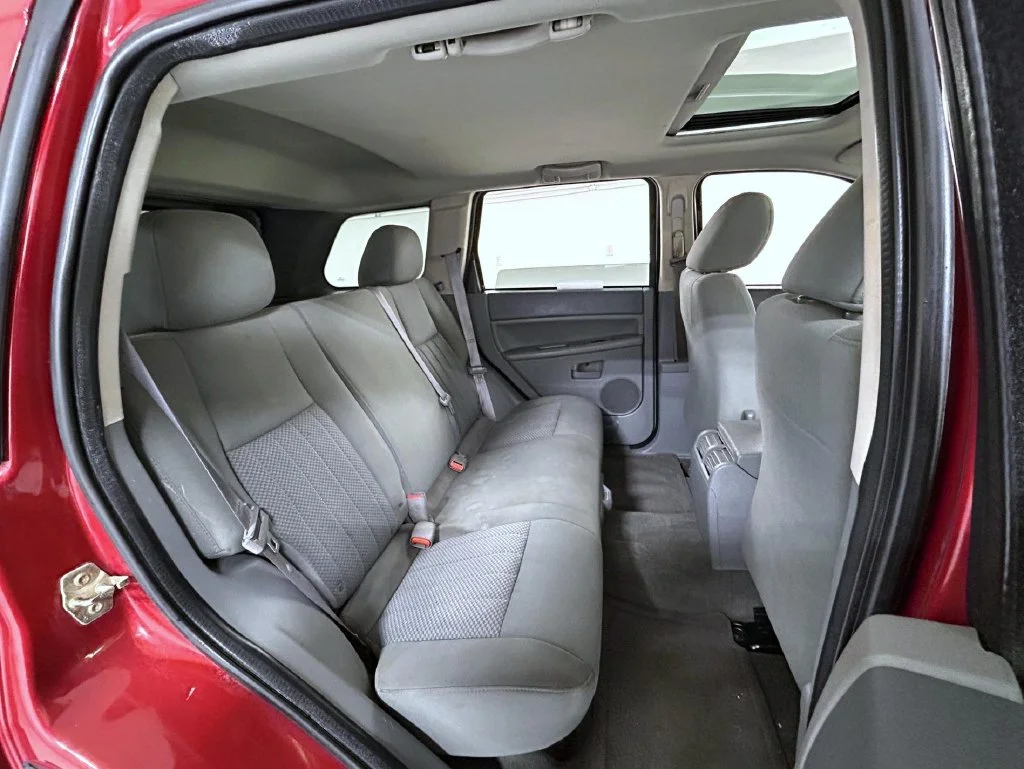 Certified Used 2006 Red Jeep Laredo image 18