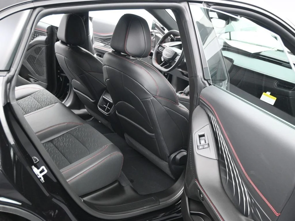 New 2026 Diamond Black Crystal Pearlcoat Dodge R/T image 16