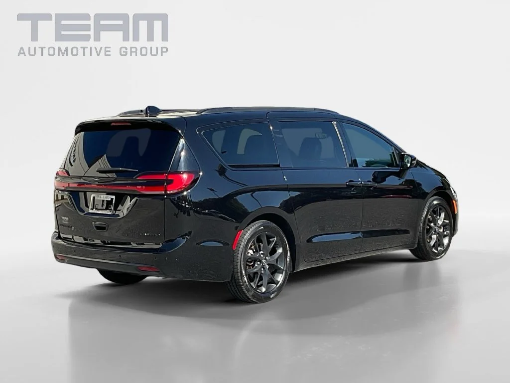 Used 2025 Black Chrysler Limited image 7