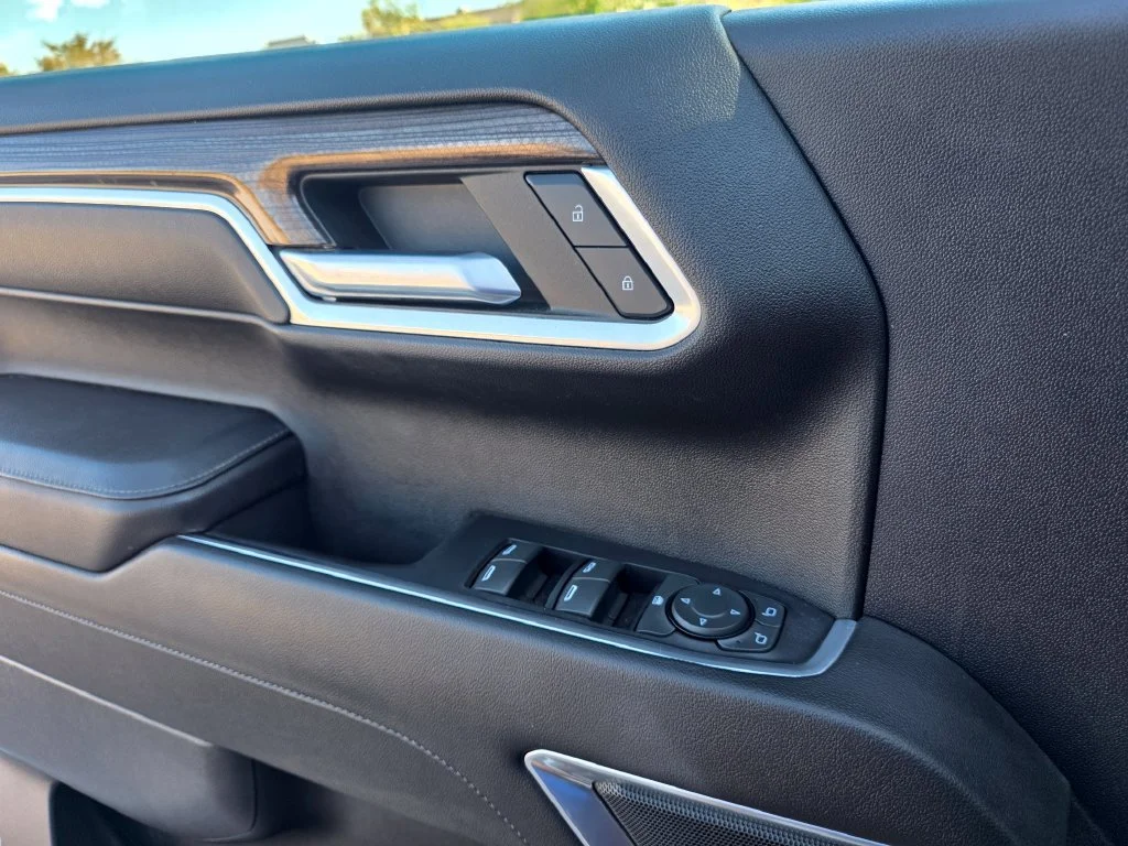 Used 2023 SUMMIT WHITE Chevrolet RST image 15