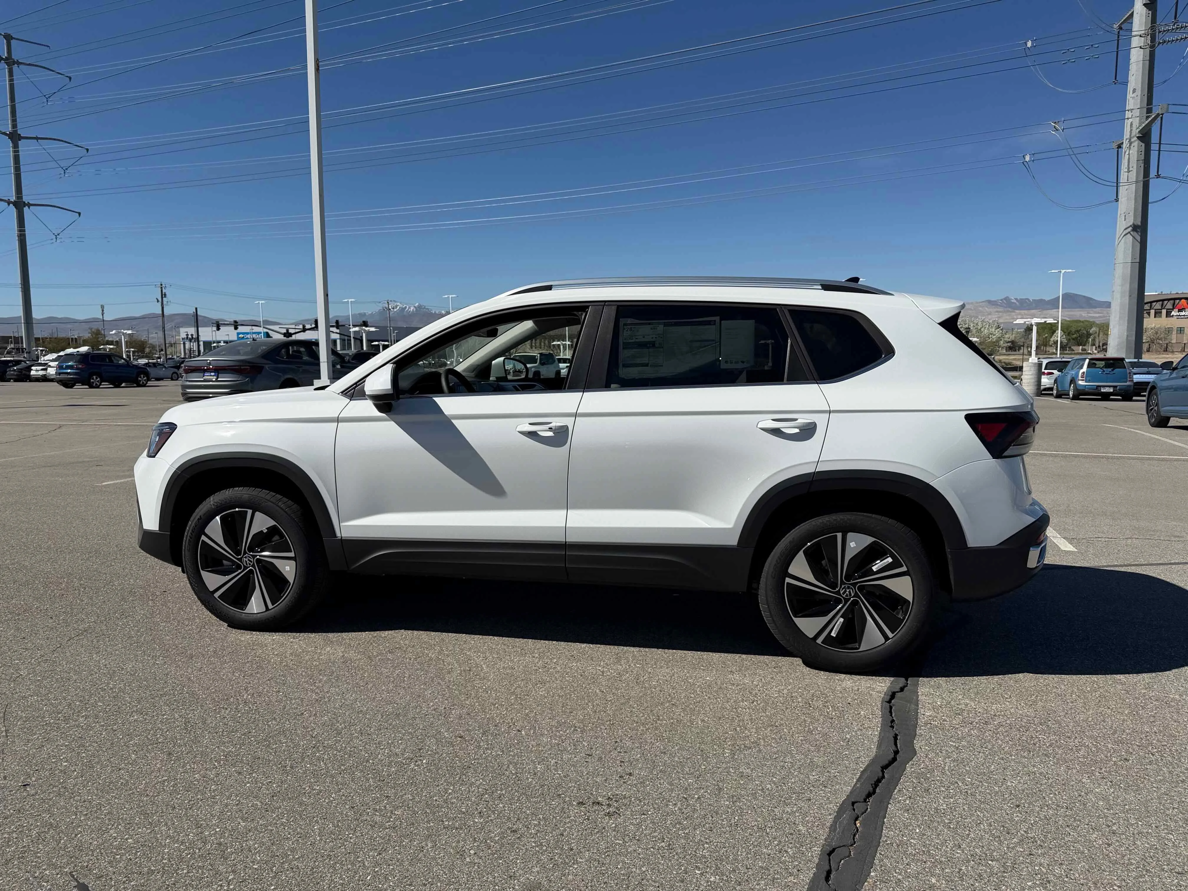 New 2026 Pure White Volkswagen SE image 2