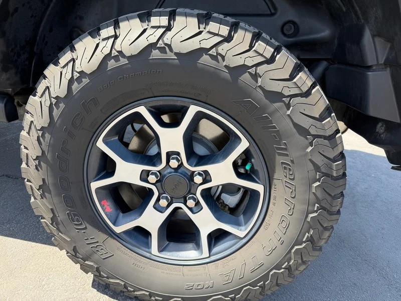 Used 2019 Granite Crystal M Jeep Rubicon image 27