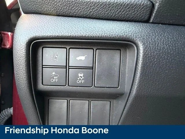 Used 2018 Red Honda Touring image 35