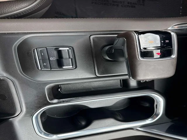 Used 2023 White GMC Denali image 24