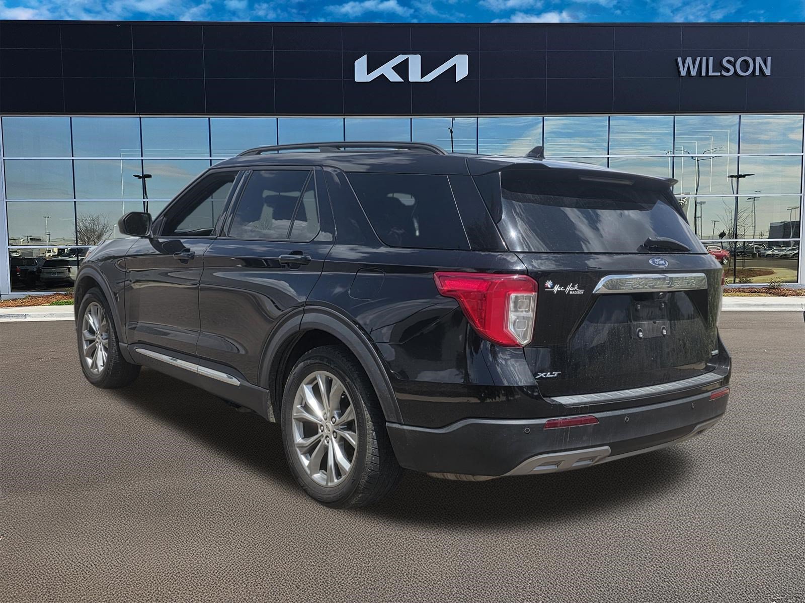 Used 2020 Black Metallic Ford XLT image 6