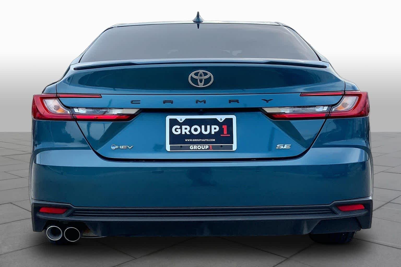 Used 2025 Ocean Gem Toyota SE image 8