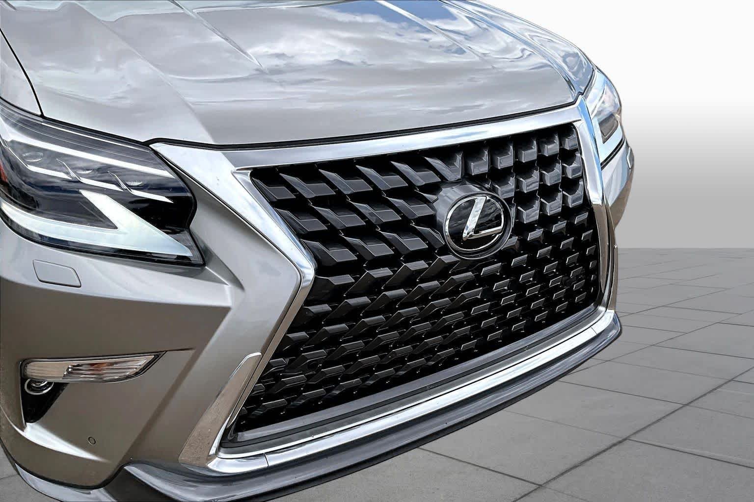 Used 2023 Atomic Silver Lexus Premium image 27