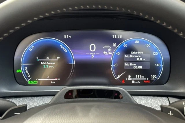 2026 Toyota Crown Signia Limited - Photo 28