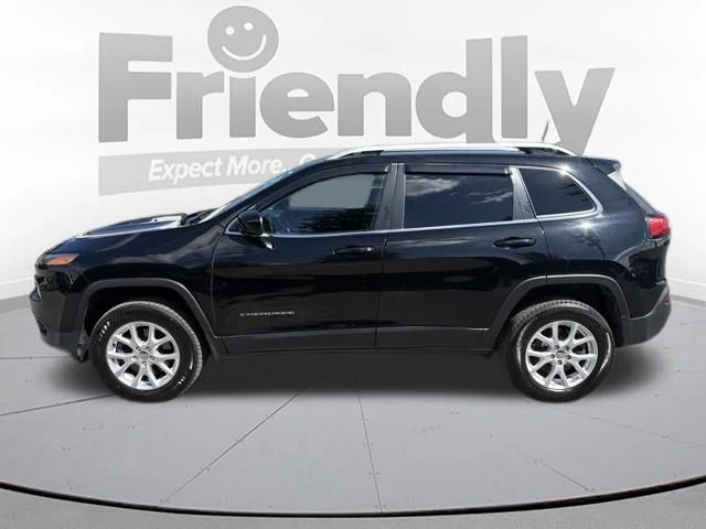 Used 2018 Diamond Black Jeep Latitude Plus image 3