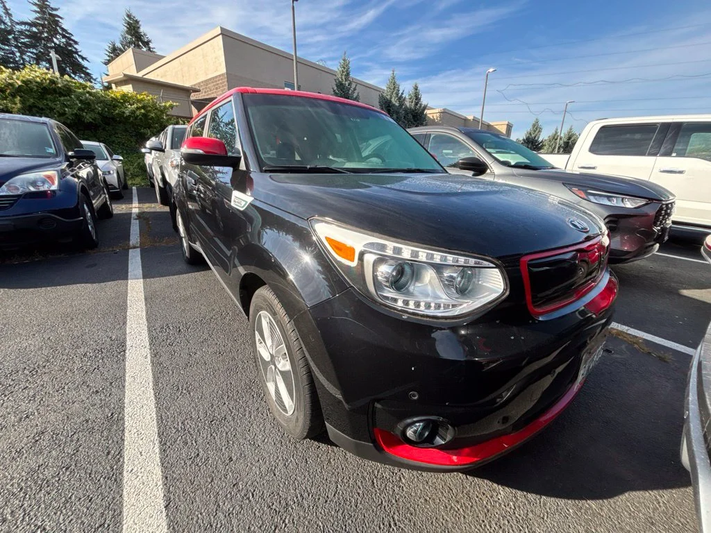 Used 2018 Shadow Black Kia Plus image 4