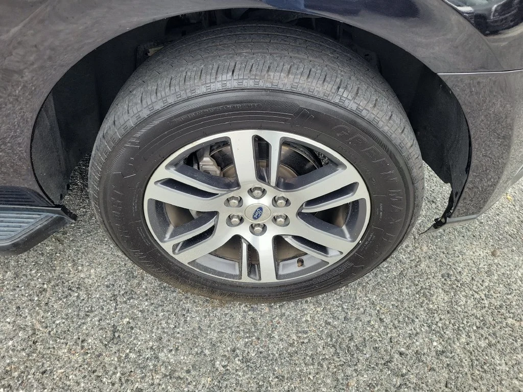 Used 2024 Black Metallic Ford Limited image 7