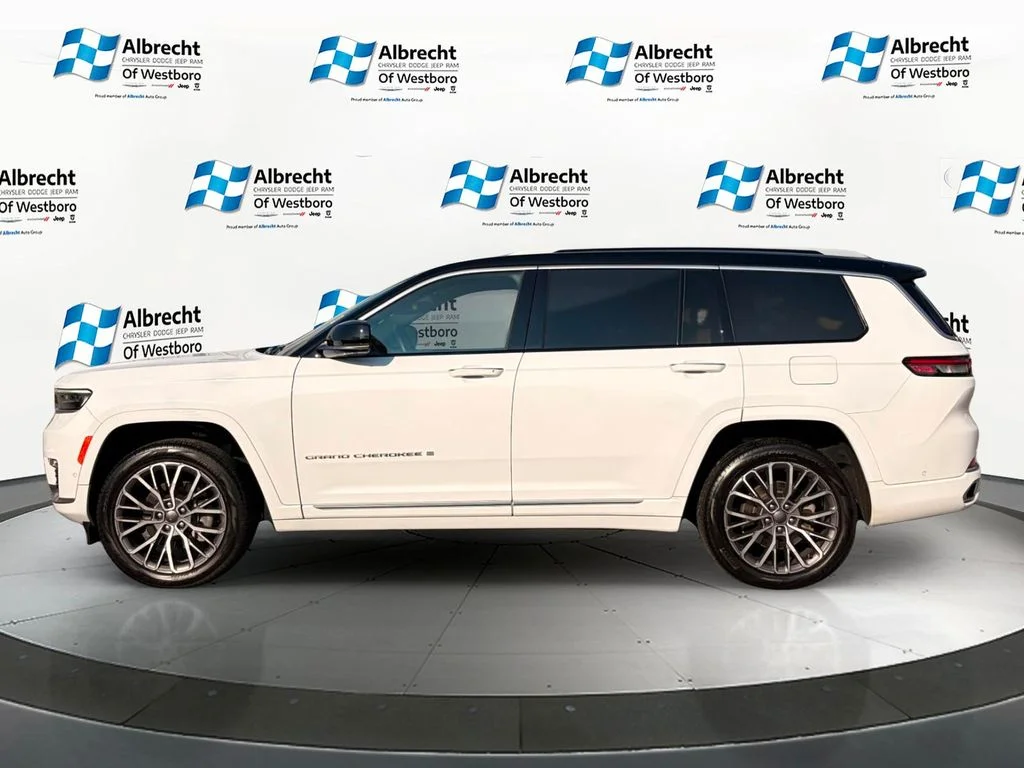 Used 2023 White Jeep Summit image 2