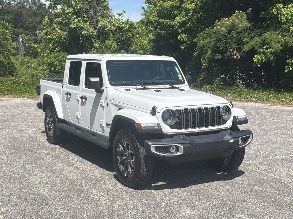 2026 Jeep Gladiator Sahara Auto's photo