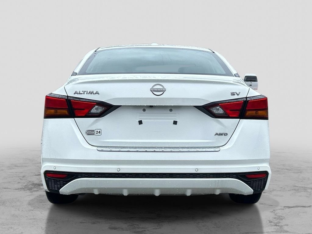 Used 2023 White Nissan 2.5 SV image 4
