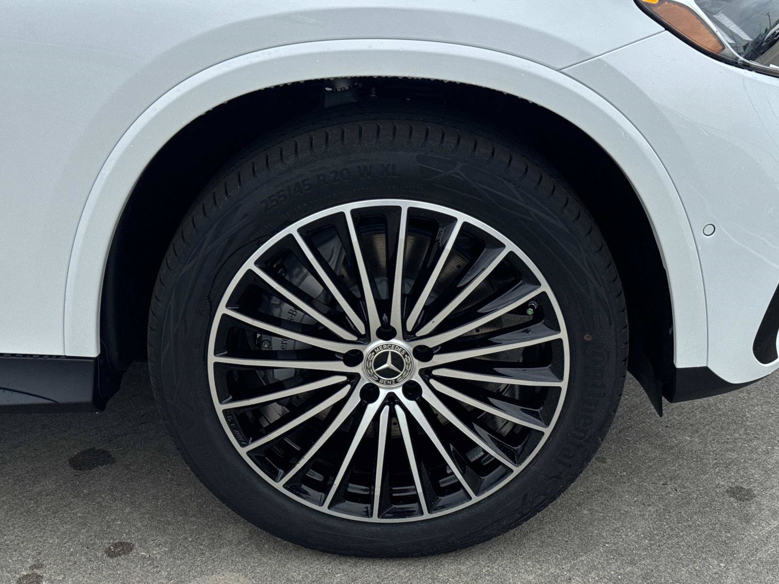 New 2027 White Mercedes-Benz GLC 300 Coupe image 3