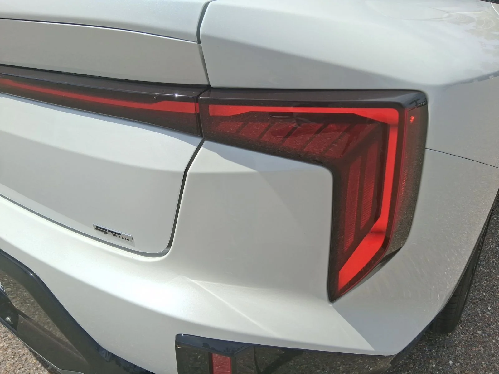 New 2026 White Kia GT-Line image 9