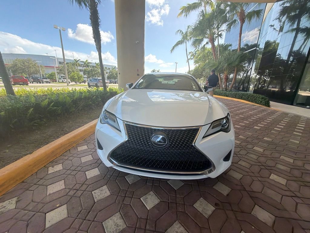 Used 2021  Lexus RC 300 image 4