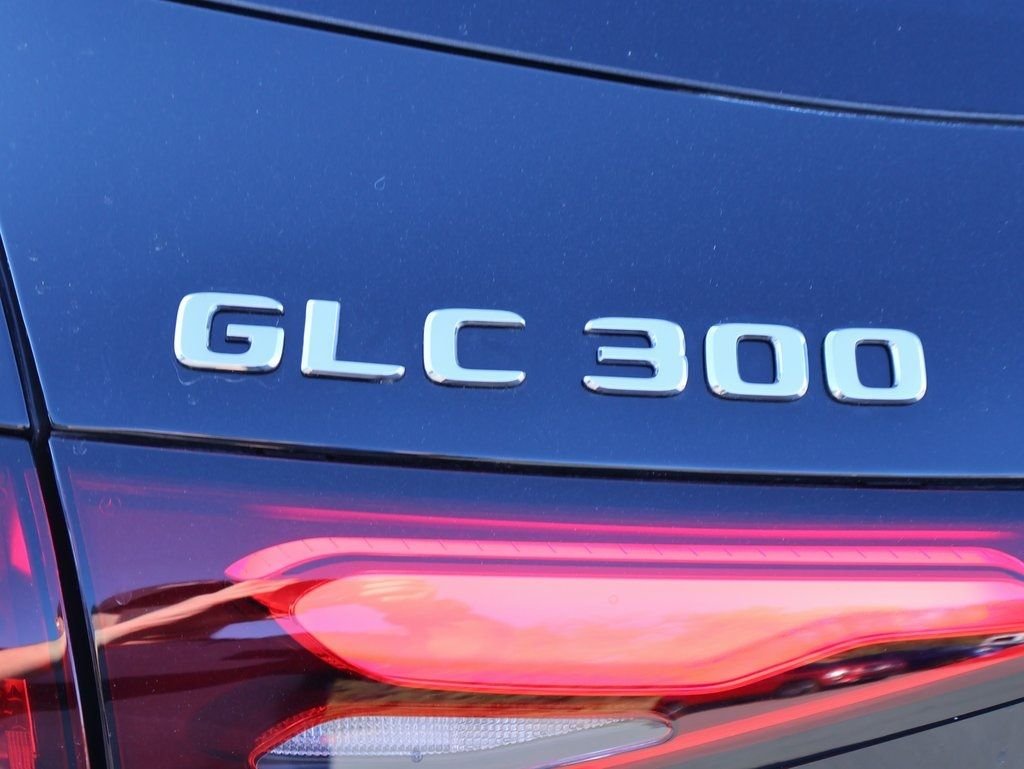 Used 2026 Black Mercedes-Benz GLC 300 image 8