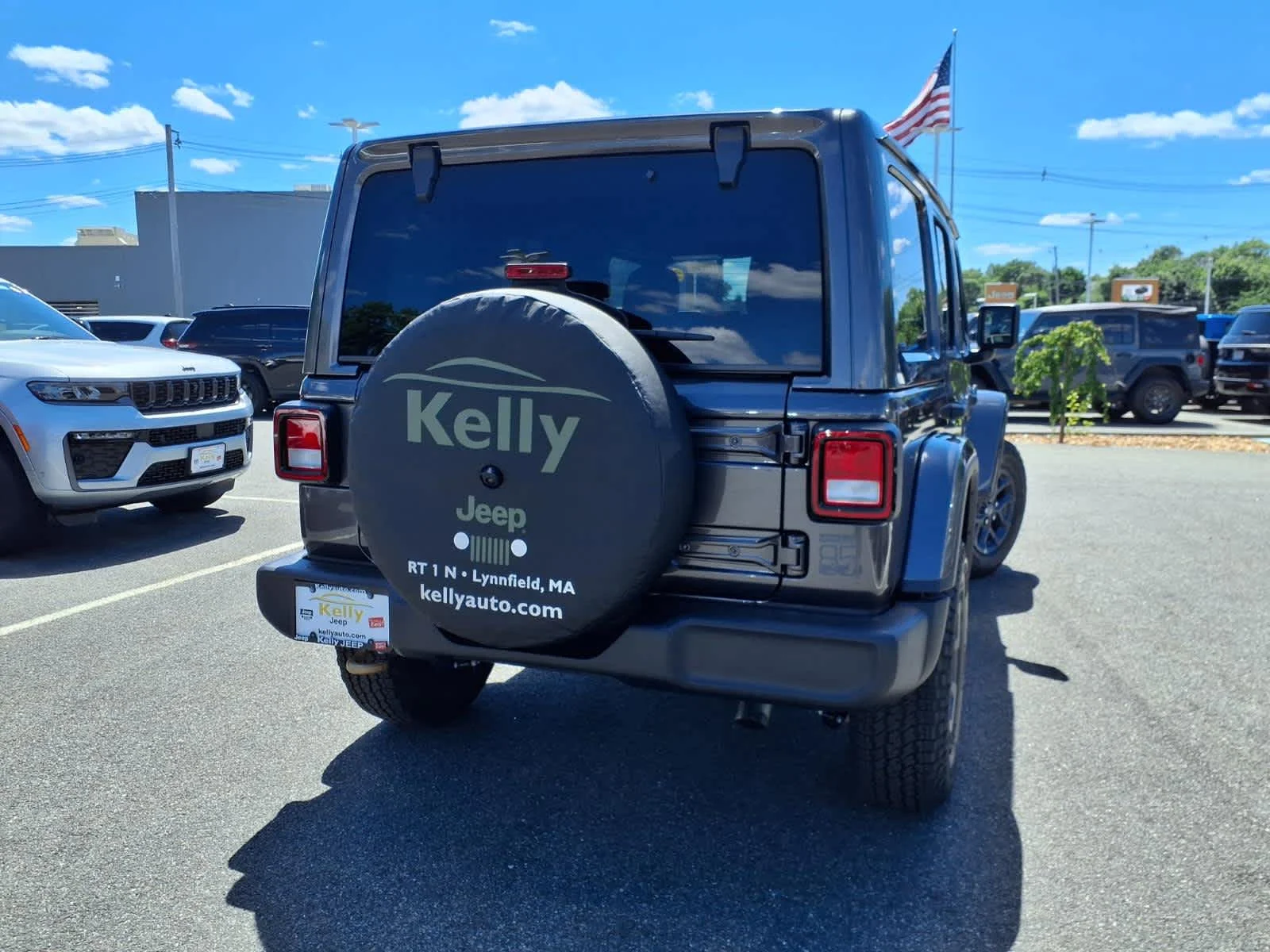 New 2026 Granite Crystal Metallic Clearcoat Jeep 85th Anniversary image 8