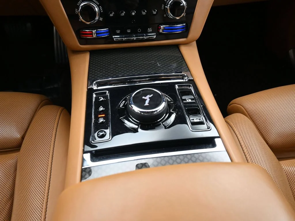 Certified Used 2022 Gray Rolls-Royce  image 18