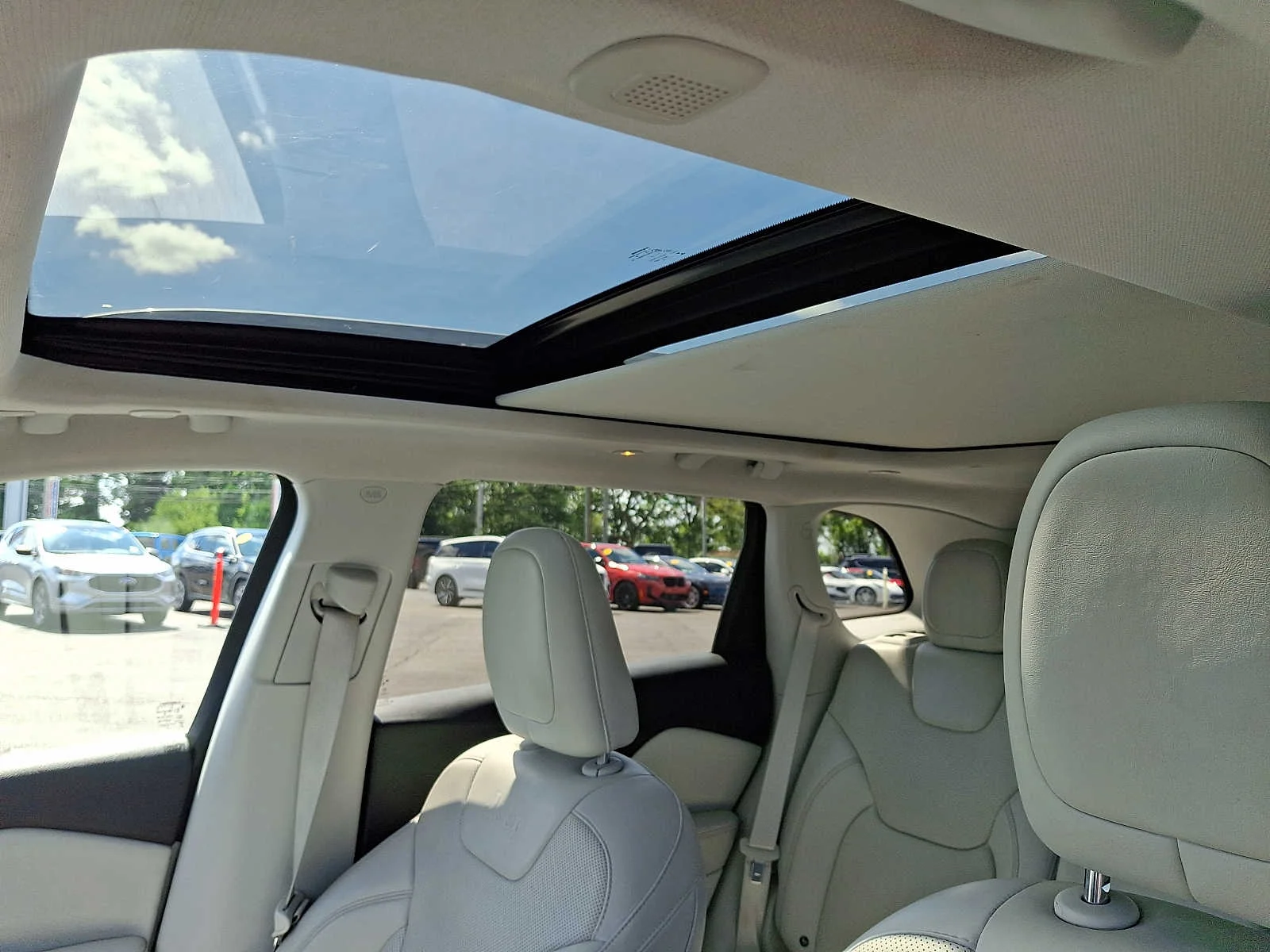 Used 2019 Granite Crystal Clearcoat Metallic Jeep Limited image 14
