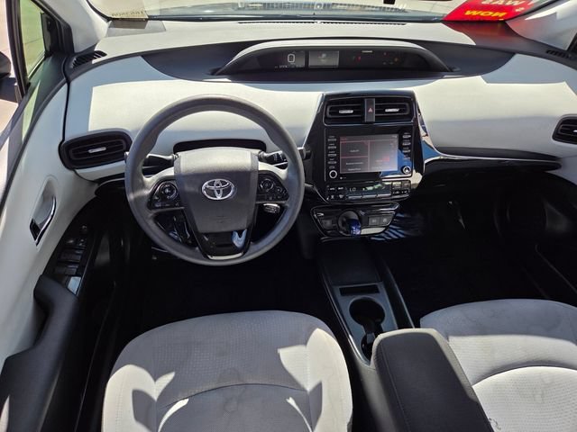 2021 Toyota Prius LE - Photo 12
