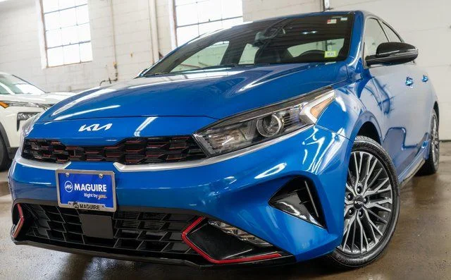 2023 Kia Forte GT-Line AT's photo