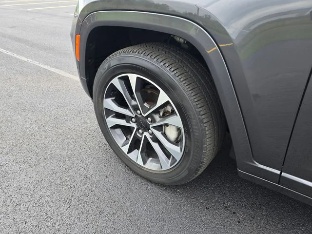 Used 2025 Gray Jeep Overland image 12