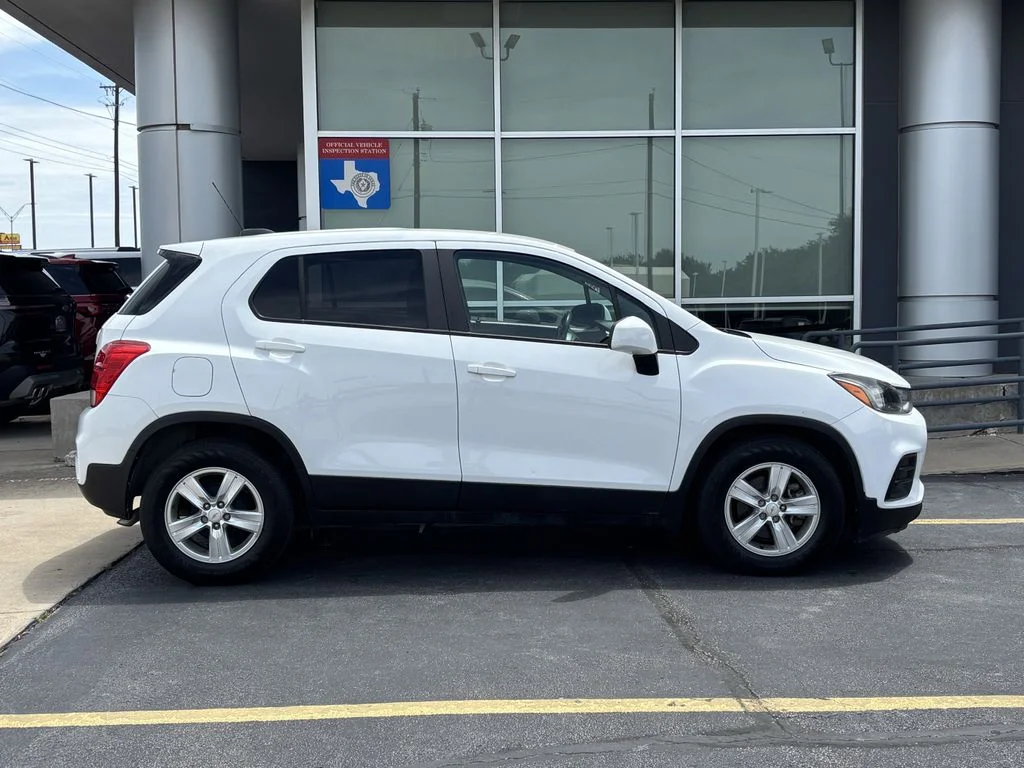 Used 2020 Chevrolet Trax LS with VIN KL7CJKSB8LB020698 for sale in Bedford, TX