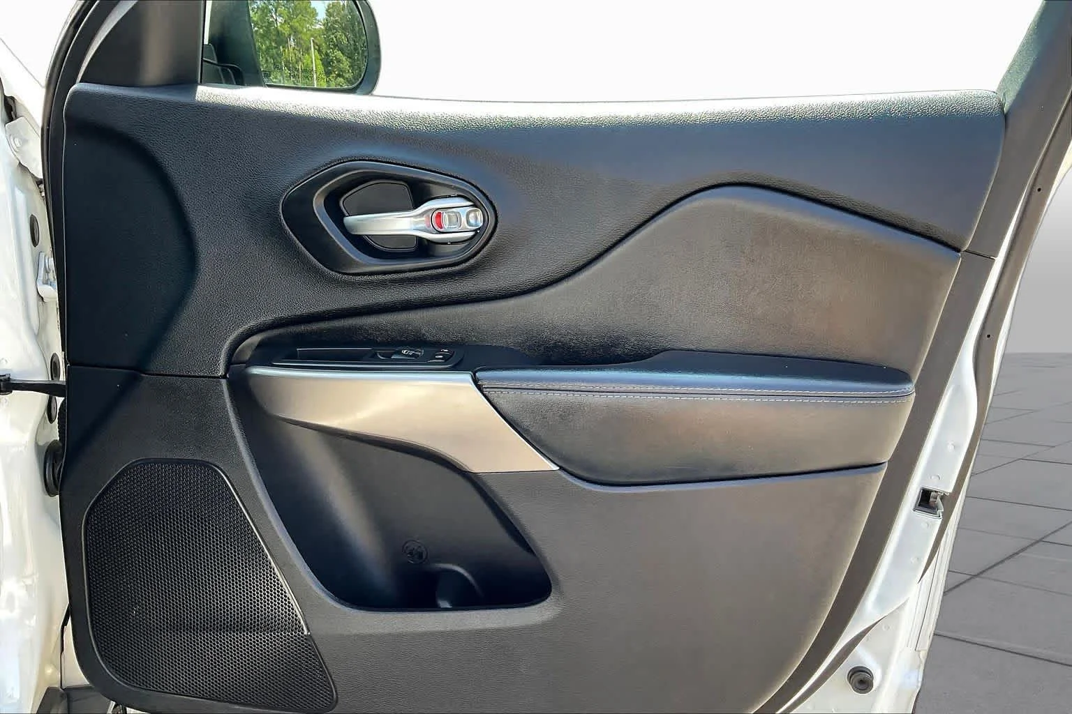 Used 2020 Bright White Clearcoat Jeep Limited image 21