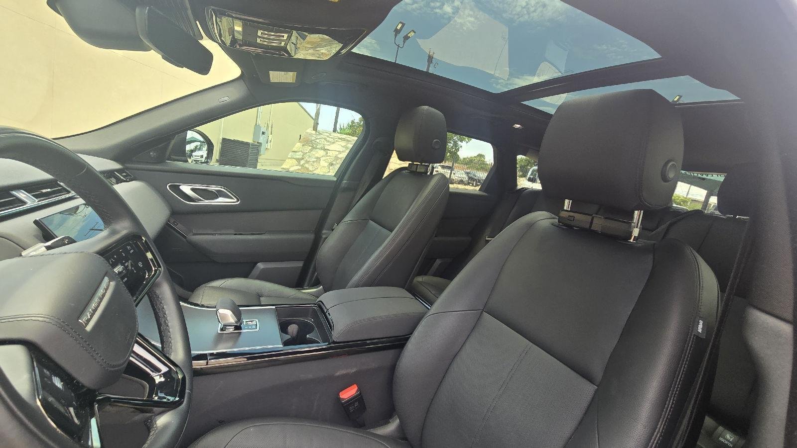 Used 2025 Charente Grey Land Rover Dynamic SE image 12