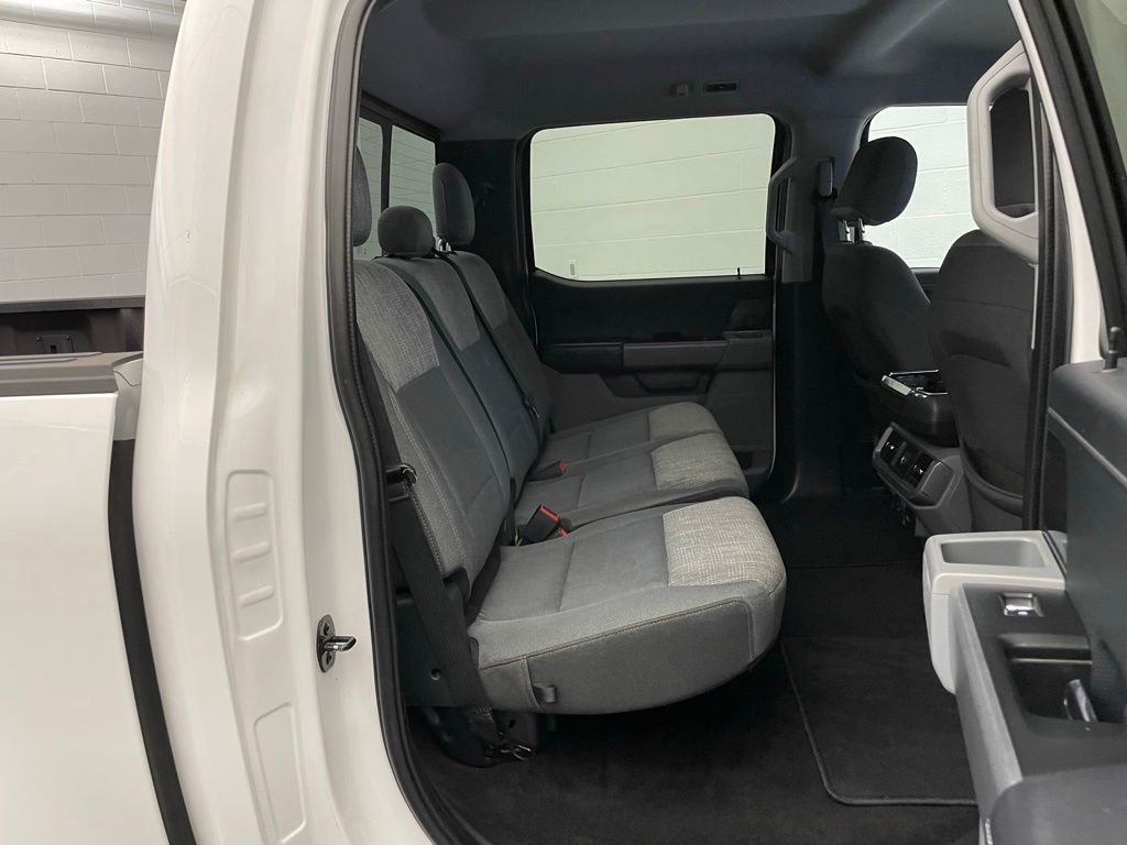Used 2021 White Ford XLT image 27