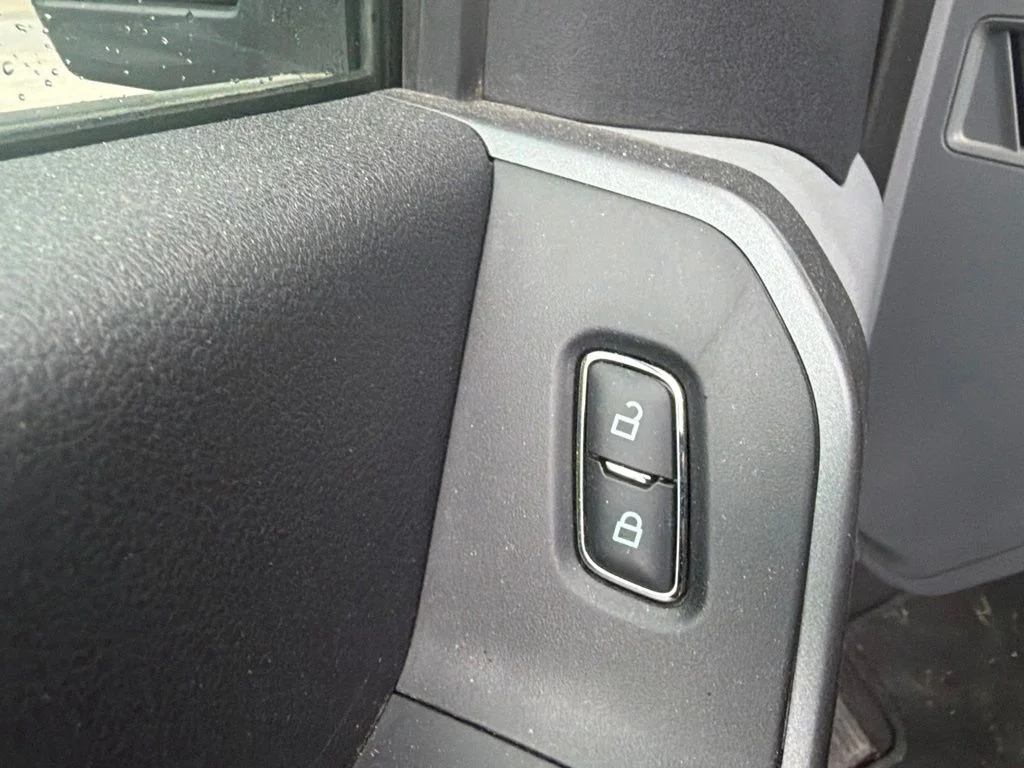 Used 2025 Gray Ford XLT image 11