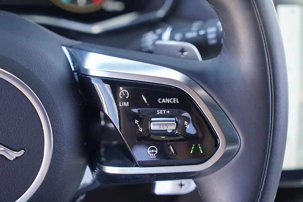 2026 Jaguar F-Pace R-Dynamic S - Photo 13