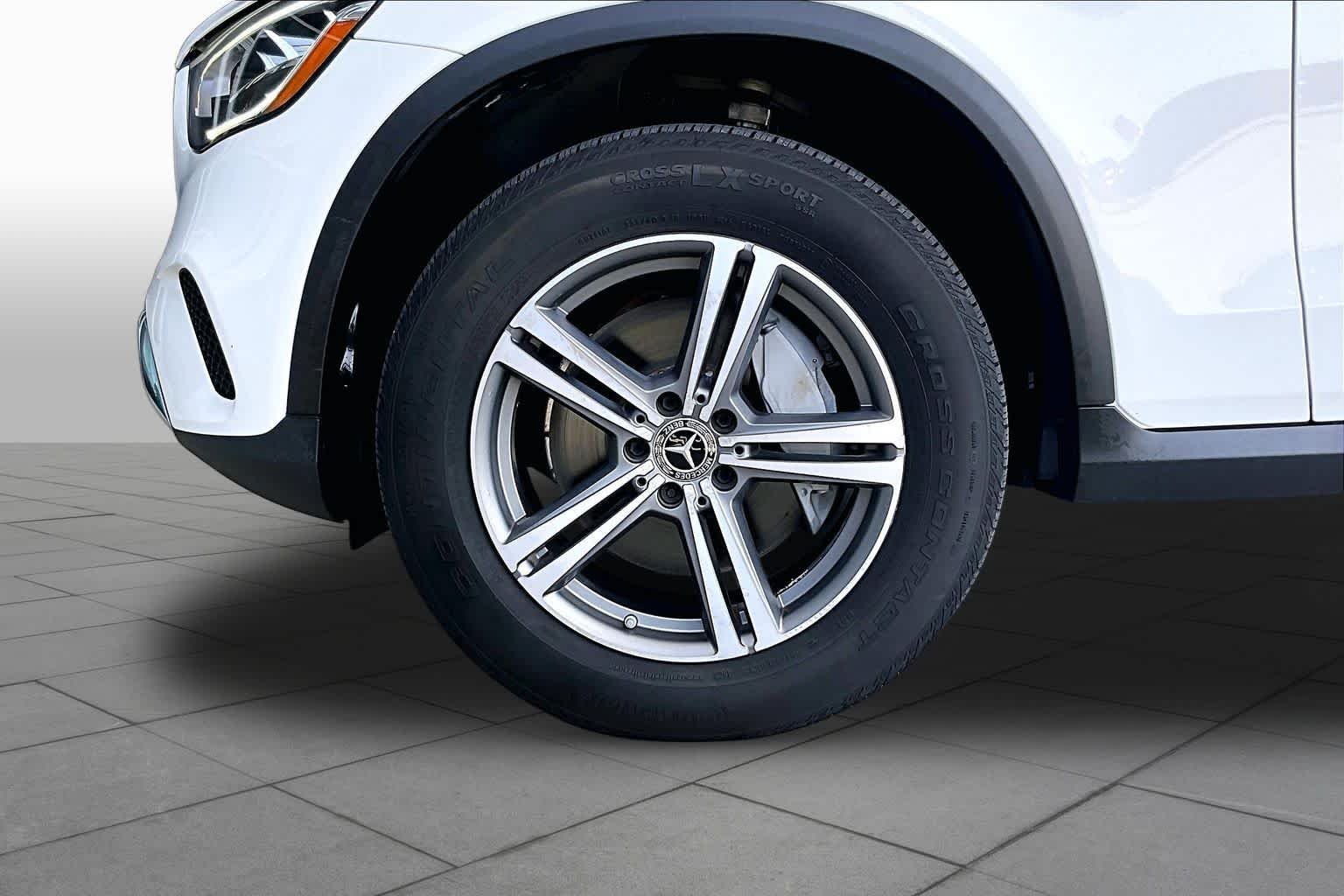 Used 2020 Polar White Mercedes-Benz GLC 300 image 11