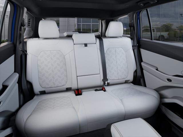 New 2026 Hydro Blue Pearl-Coat Exterior Paint Jeep Overland image 41