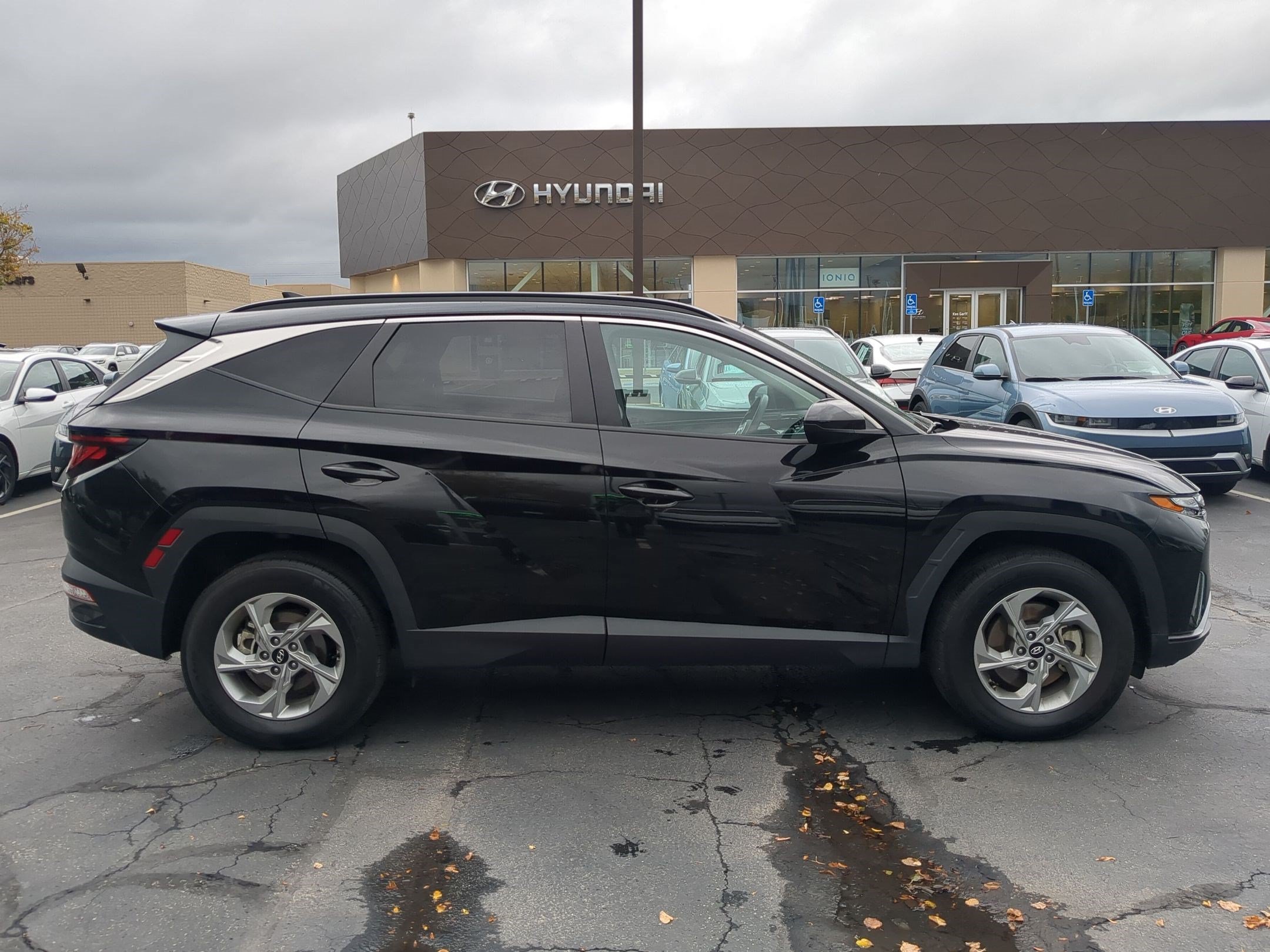 Certified Used 2024 Black Pearl Hyundai SEL image 2