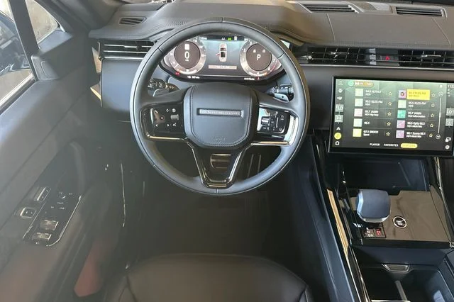 New 2026 British Racing Green Land Rover Dynamic SE image 13